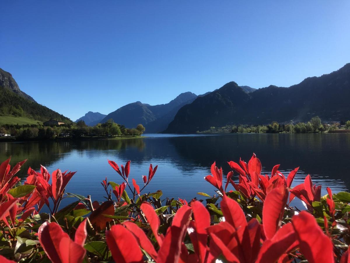 Casa Carla, Bis 4 Personen, Garten, Balkon Mit Blick Auf Den See Und Die Berge Crone Bagian luar foto