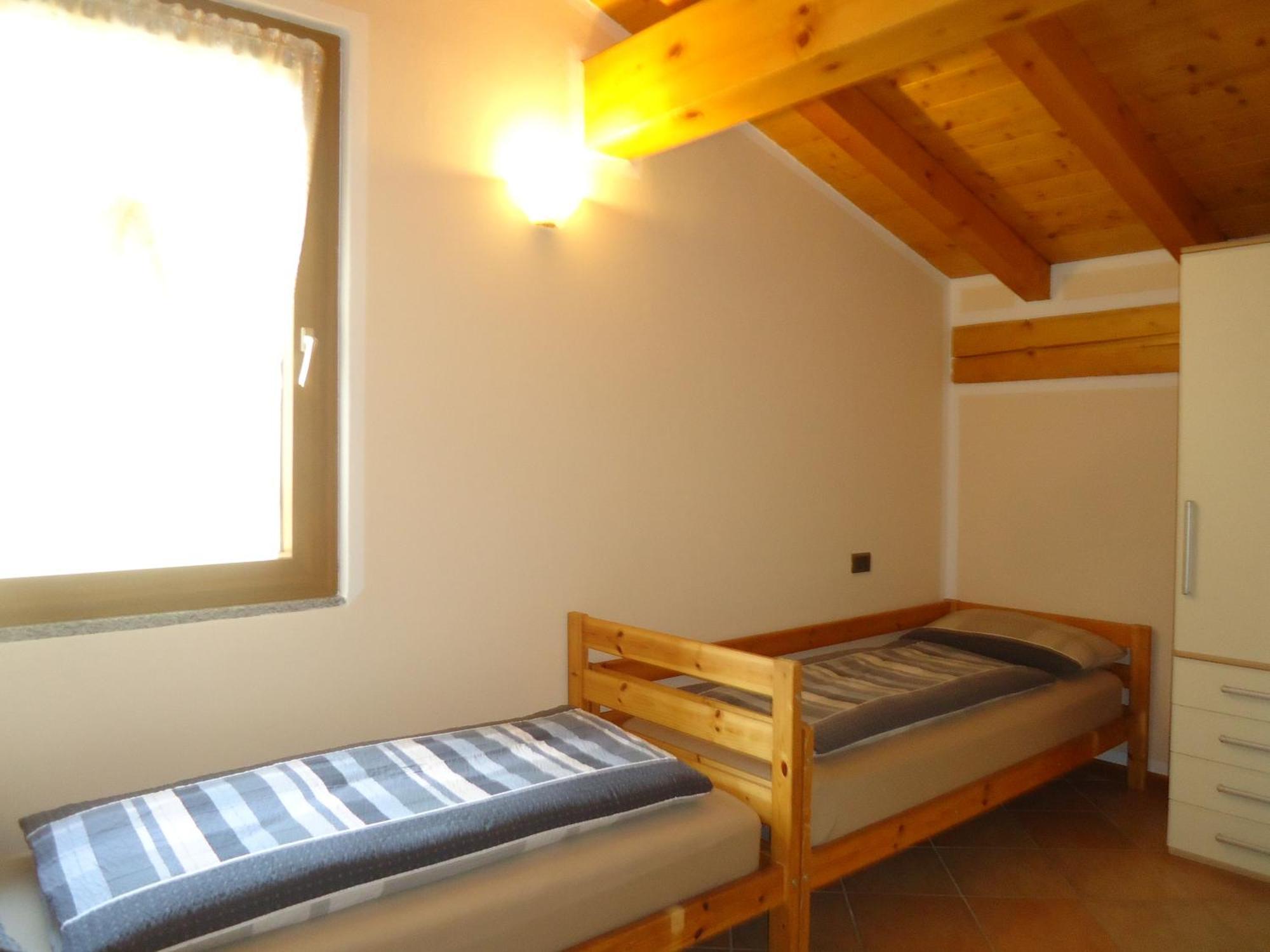 Casa Carla, Bis 4 Personen, Garten, Balkon Mit Blick Auf Den See Und Die Berge Crone Bagian luar foto